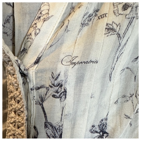 Anthropologie sheer blouse with unique floral print - Picture 6 of 9